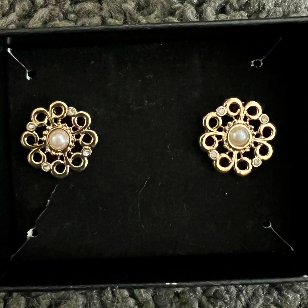 Mary Kay Gold Color Flower Earrings with Cubic Zirconium & Pearl Coated Beads